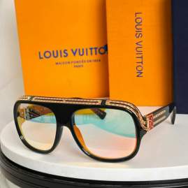 Picture of Louis Vuitton Sunglasses _SKUfw76721220fw